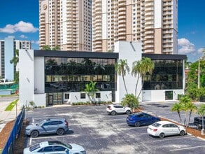 2075 W 1st St, Fort Myers, FL à louer Photo intérieure- Image 2 de 16