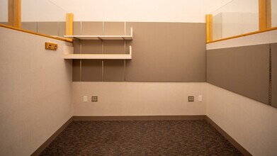 211 Broadway Ave S, Rochester, MN à louer Photo intérieure- Image 2 de 5