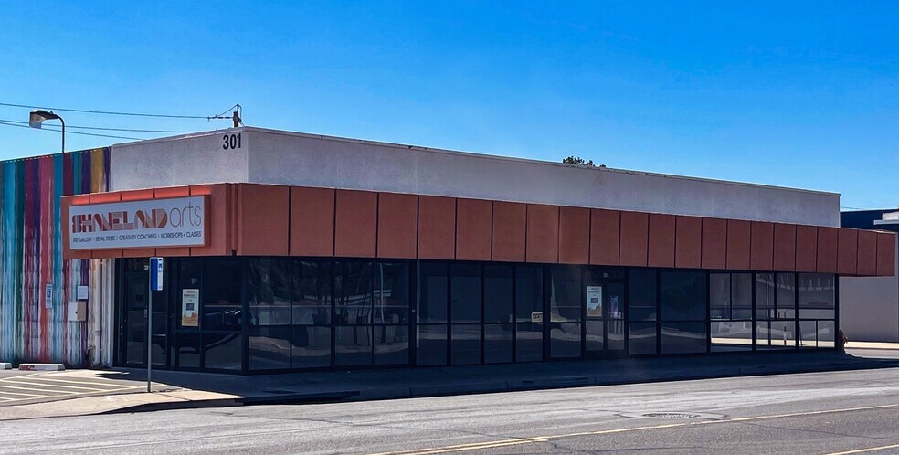 301 E Camelback Rd, Phoenix, AZ à louer - Photo du bâtiment - Image 2 de 3