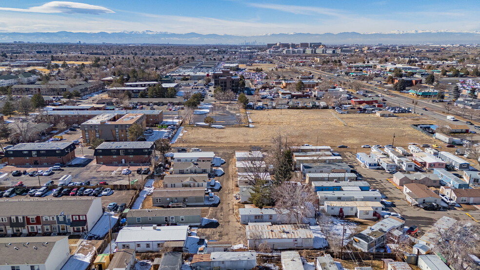 1434 Idalia Ct, Aurora, CO for sale - Building Photo - Image 3 of 8