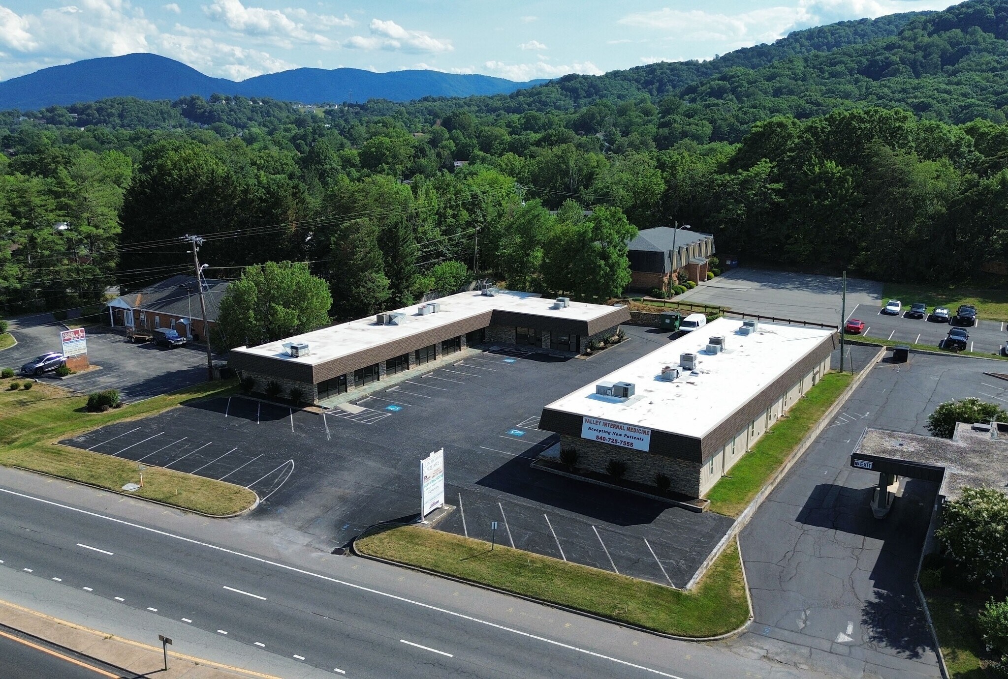 2149 Electric Rd, Roanoke, VA à louer Photo du bâtiment- Image 1 de 10