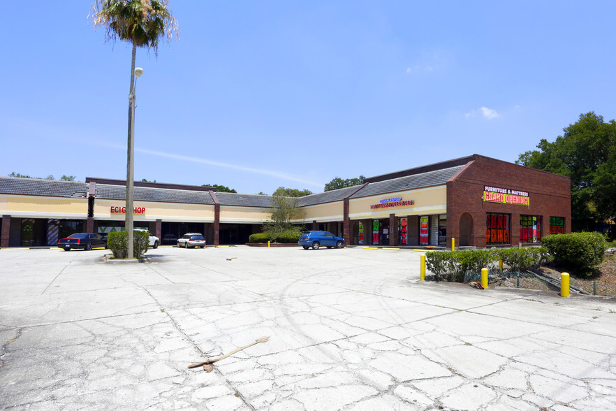 3102-3130 E State Road 60, Valrico, FL for lease - Building Photo - Image 2 of 8