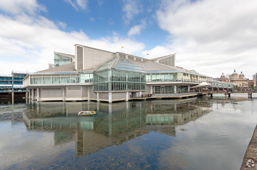 Princes Dock St, Hull for lease - Building Photo - Image 2 of 7