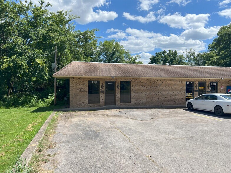 179-183 W Smith St, Gallatin, TN à louer - Photo du bâtiment - Image 3 de 4