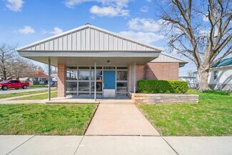 Plus de détails pour 216 W Central Ave, Miami, OK - Spécialité à vendre