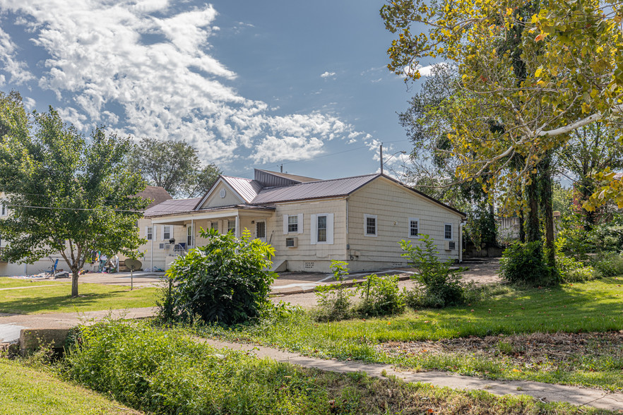 111 W Jefferson St, Warsaw, MO for sale - Building Photo - Image 1 of 1