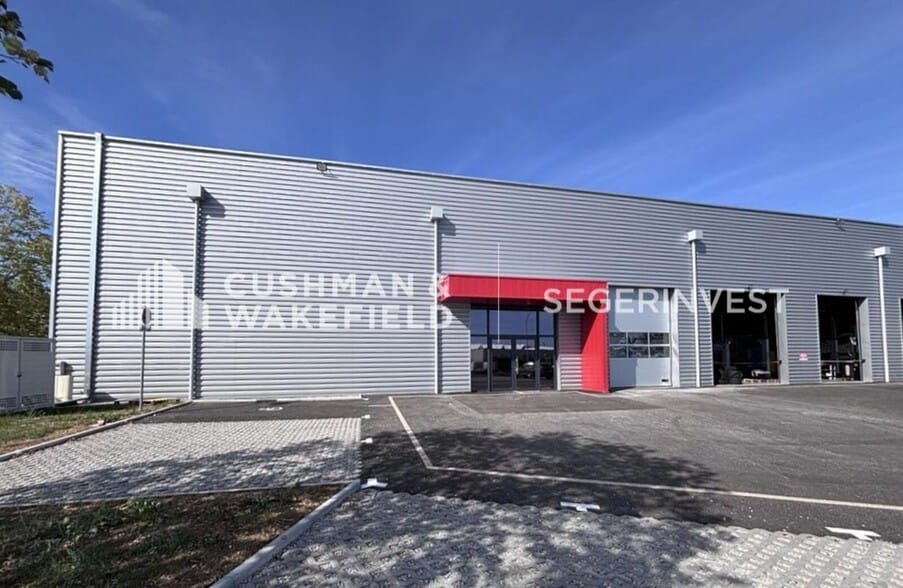 35 Rue De Cracovie, Saint-Apollinaire for lease - Building Photo - Image 1 of 8