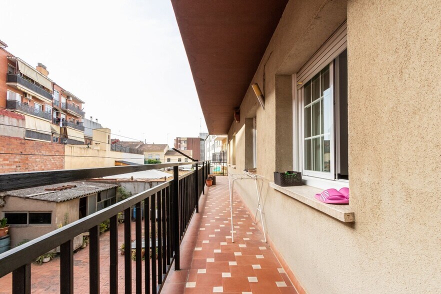 Immeuble residentiel dans Polinyà, Barcelona à vendre - Photo du bâtiment - Image 2 de 50