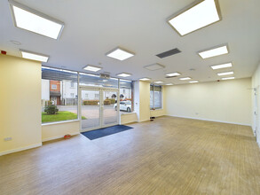 Bughtlin Mark, Edinburgh for lease Interior Photo- Image 2 of 4