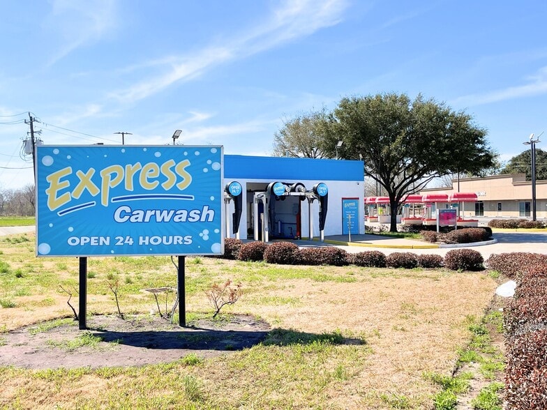 10902 S Post Oak Rd, Houston, TX for sale - Primary Photo - Image 1 of 13
