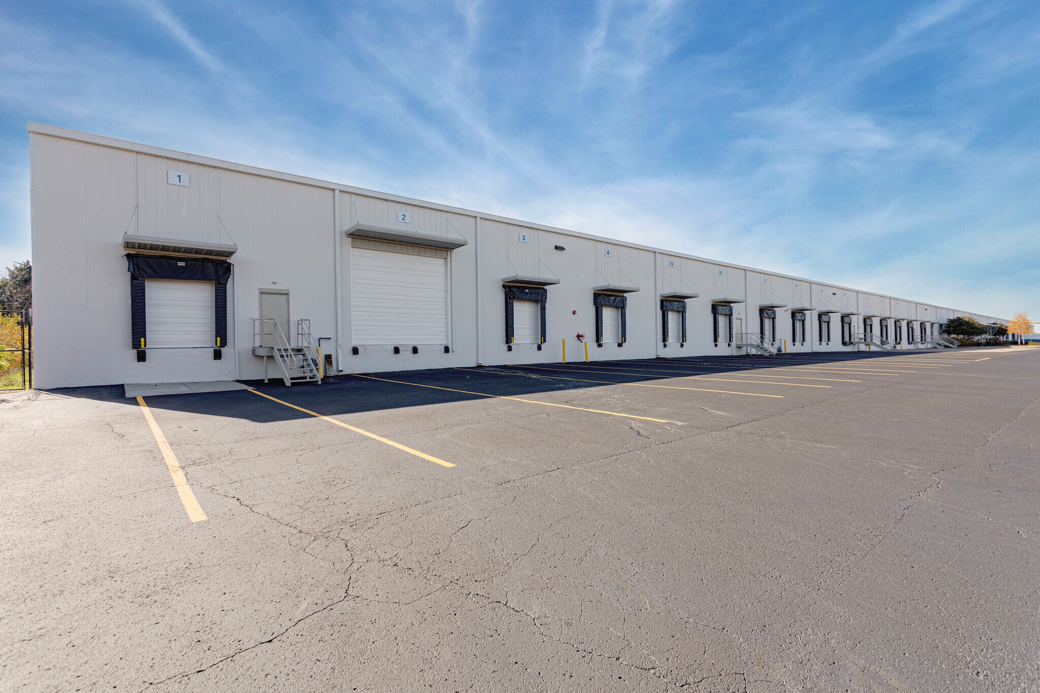 421 McNally Dr, Nashville, TN for lease Building Photo- Image 1 of 10