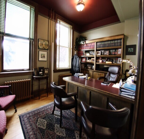 4836 50th St, Red Deer, AB for lease - Interior Photo - Image 3 of 5