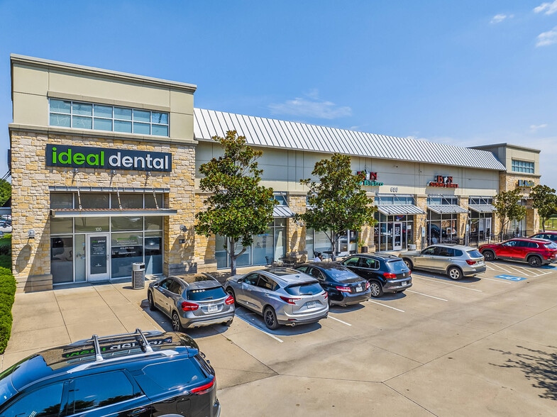 638 Uptown Blvd, Cedar Hill, TX for lease - Building Photo - Image 1 of 14