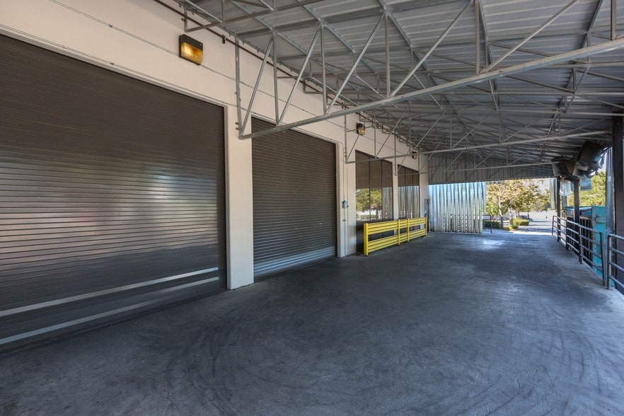 48021-48027 Warm Springs Blvd, Fremont, CA à louer - Photo du bâtiment - Image 3 de 8