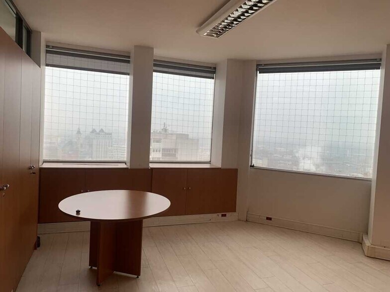 Office in Pantin for lease - Interior Photo - Image 2 of 7