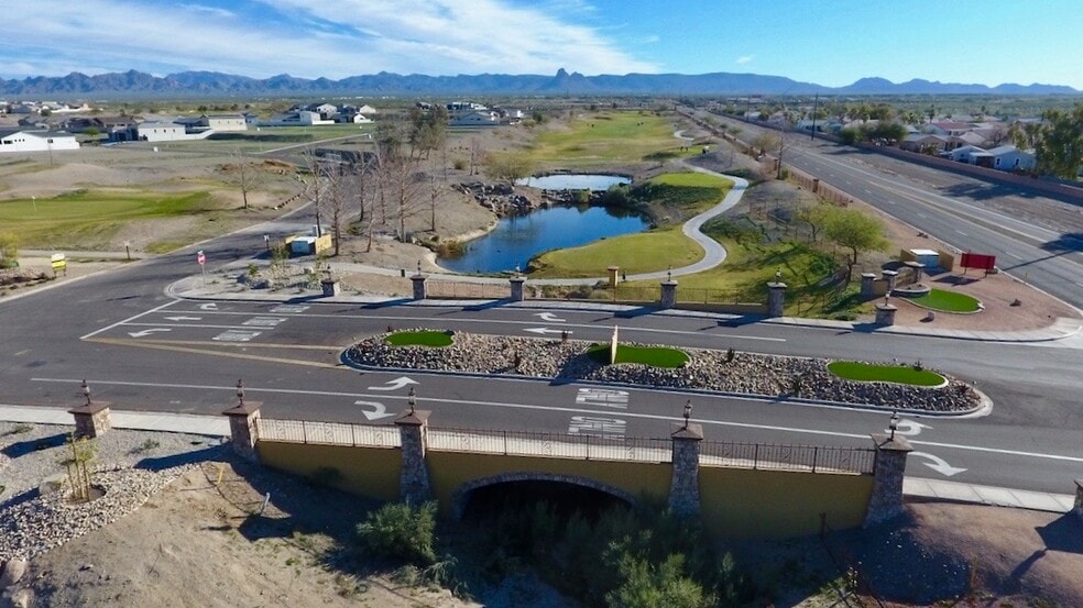 6335 Entrada Verdes via, Fort Mohave, AZ à vendre - Photo du bâtiment - Image 3 de 35