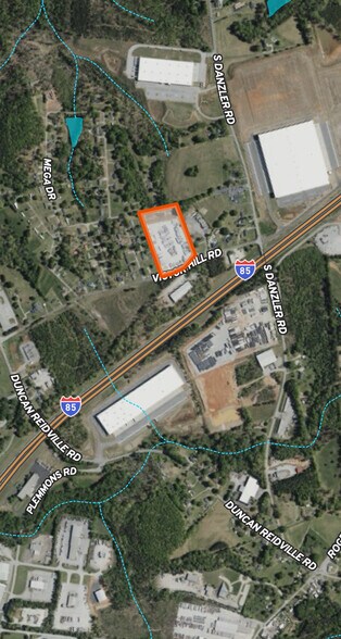 1699 Victor Hill Rd, Duncan, SC à louer - Photo du bâtiment - Image 2 de 4