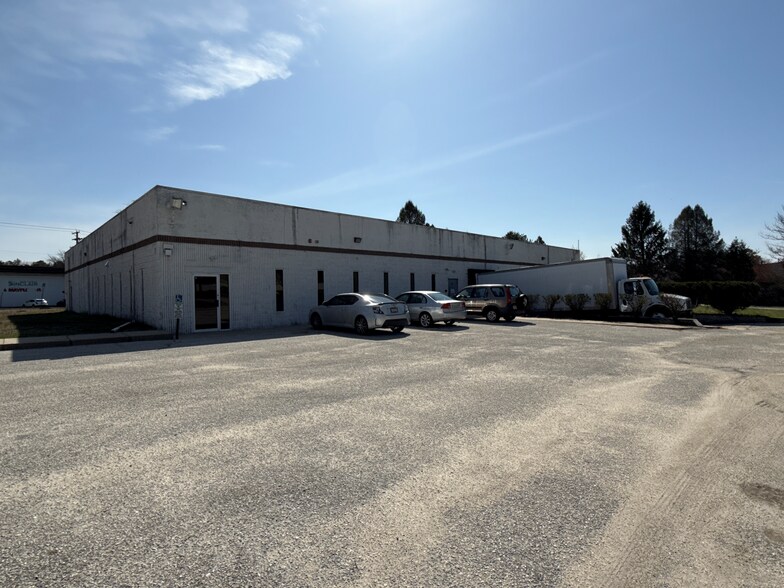 1002 Industrial Dr, West Berlin, NJ à louer - Photo du bâtiment - Image 1 de 14