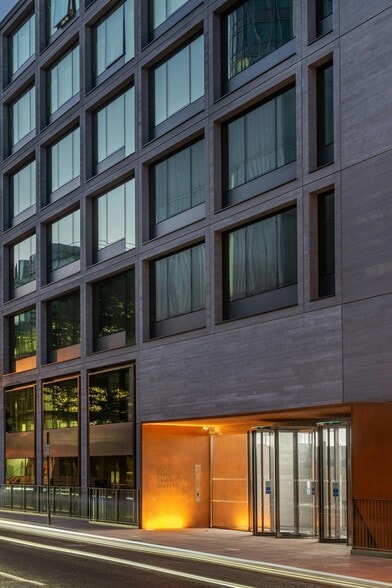 80 Charlotte St, Londres à louer - Photo du bâtiment - Image 3 de 9