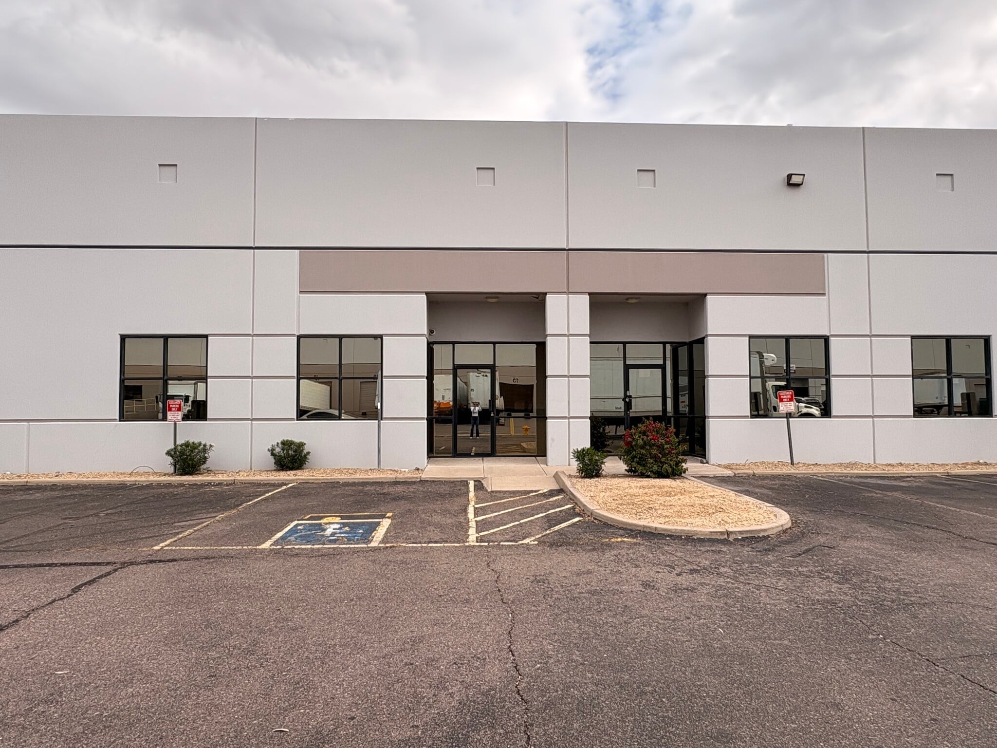 301-502 N 37th Dr, Phoenix, AZ à louer Photo intérieure- Image 1 de 7