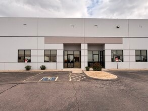 301-502 N 37th Dr, Phoenix, AZ à louer Photo intérieure- Image 1 de 7