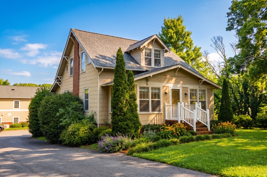 3562 Spangenberg Ave, Clemmons, NC for lease - Primary Photo - Image 1 of 34