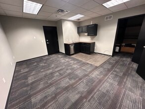 4595 Broadmoor Ave SE, Grand Rapids, MI for lease Interior Photo- Image 2 of 5