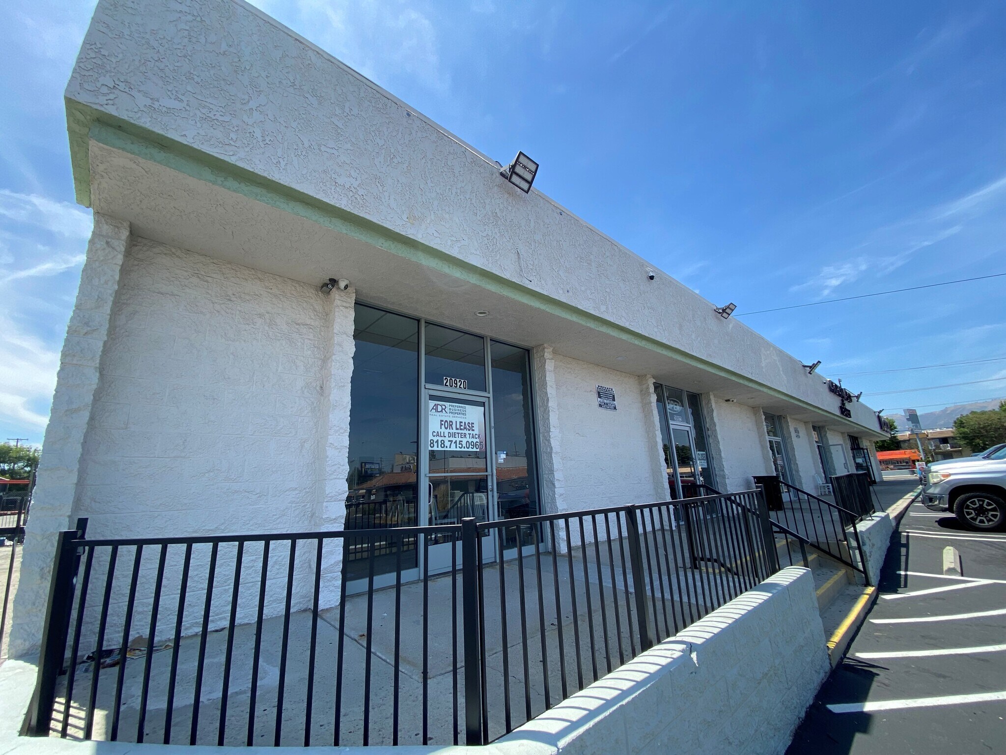 20920-20930 Lassen St, Chatsworth, CA for lease Building Photo- Image 1 of 2