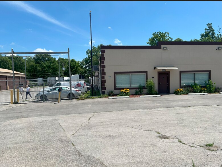 13747 S Western Ave, Blue Island, IL à vendre - Photo du bâtiment - Image 3 de 24