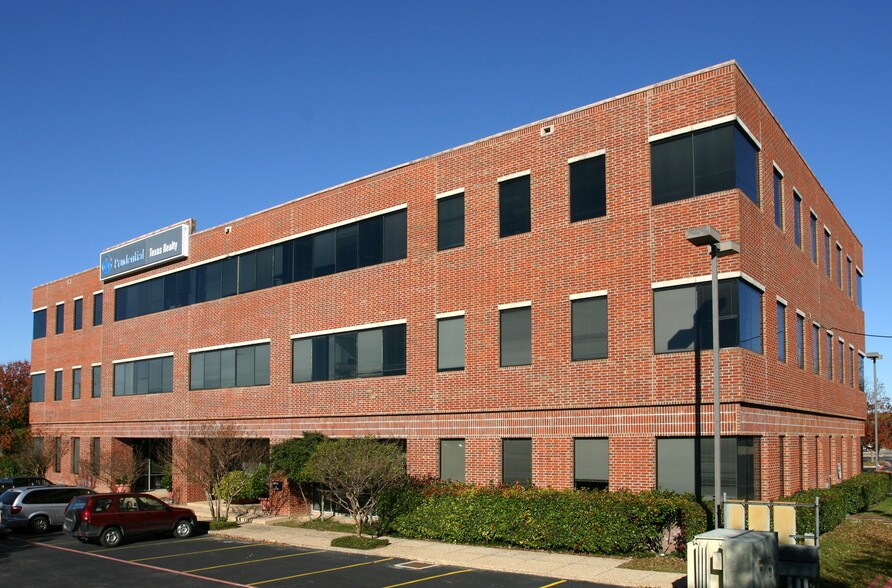 1717 N Interstate 35, Round Rock, TX à louer - Photo du bâtiment - Image 2 de 4