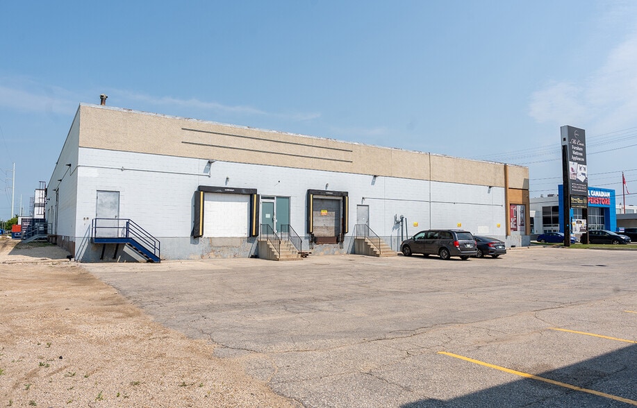 1170 St James St, Winnipeg, MB for lease - Building Photo - Image 3 of 6