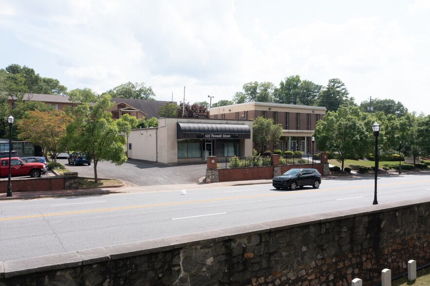 422 & 436 Roswell Street NE portfolio of 2 properties for sale on LoopNet.ca - Building Photo - Image 2 of 5