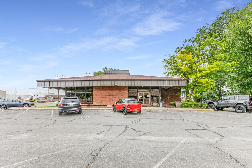 3535 Lincoln Ave, Ogden, UT à vendre - Photo du bâtiment - Image 2 de 44