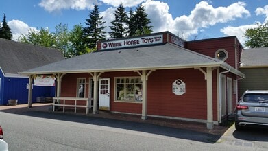 317 NW Gilman Blvd, Issaquah, WA à louer Photo du bâtiment- Image 1 de 2