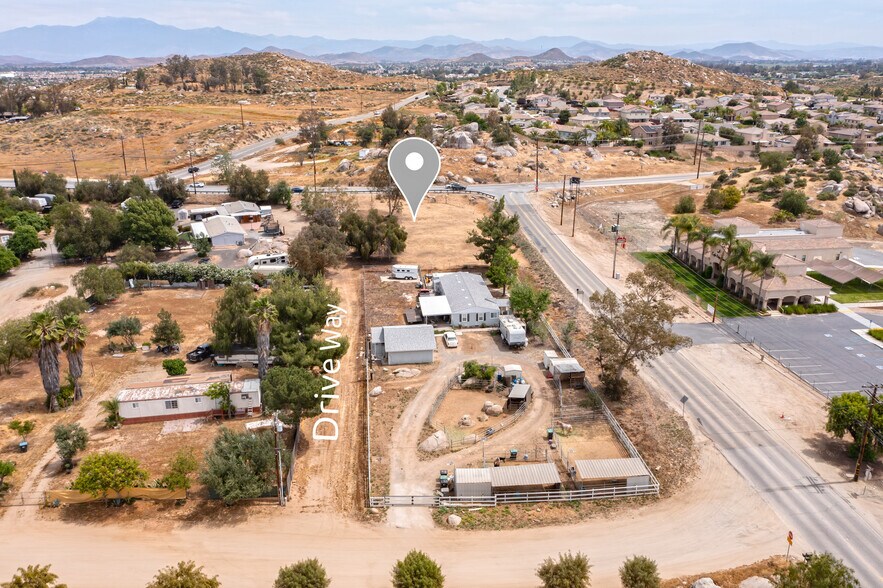 30990 Melvin St, Menifee, CA à vendre - Aérien - Image 2 de 15