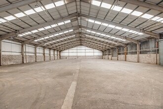 33 Inchmuir Rd, Bathgate for lease Building Photo- Image 2 of 3