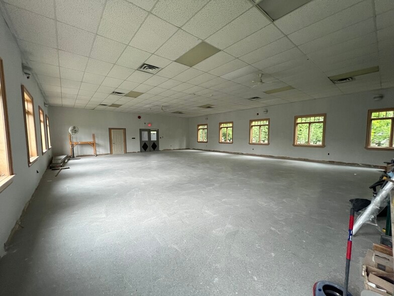 43 Main St S, Milton, ON for sale - Interior Photo - Image 2 of 12