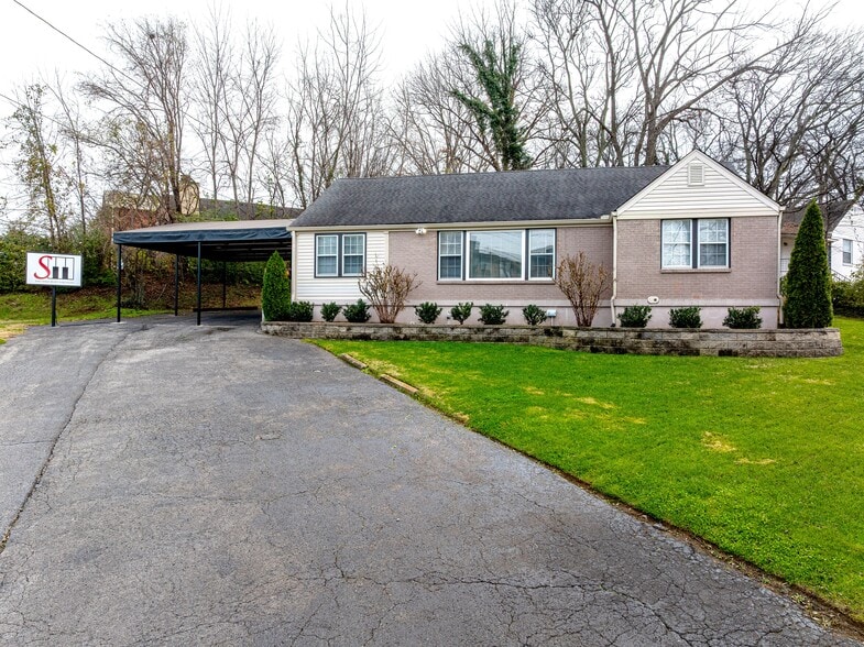 2700 Larmon Ave, Nashville, TN à vendre - Photo du bâtiment - Image 2 de 16