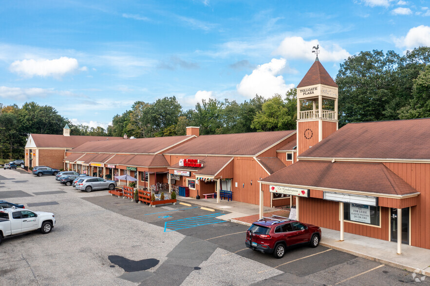 838 Main St, Monroe, CT for sale - Primary Photo - Image 1 of 1