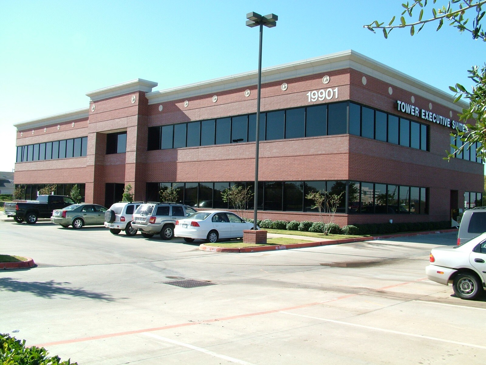 19901 Southwest Fwy, Sugar Land, TX à louer Photo du bâtiment- Image 1 de 3