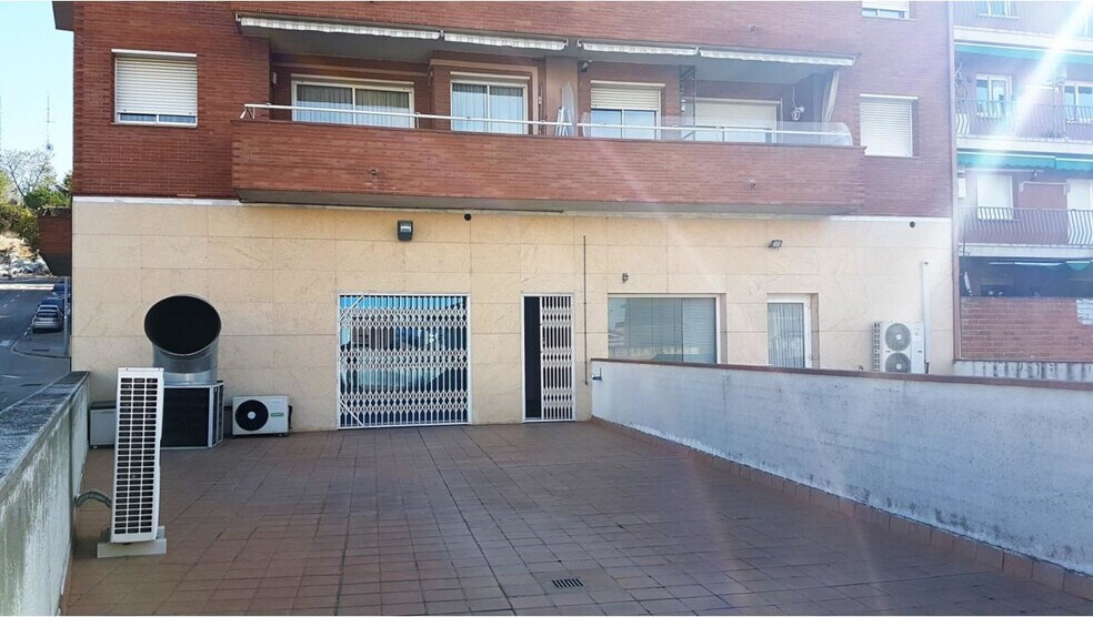 Immeuble residentiel dans Granollers, Barcelona à vendre - Photo du bâtiment - Image 2 de 3