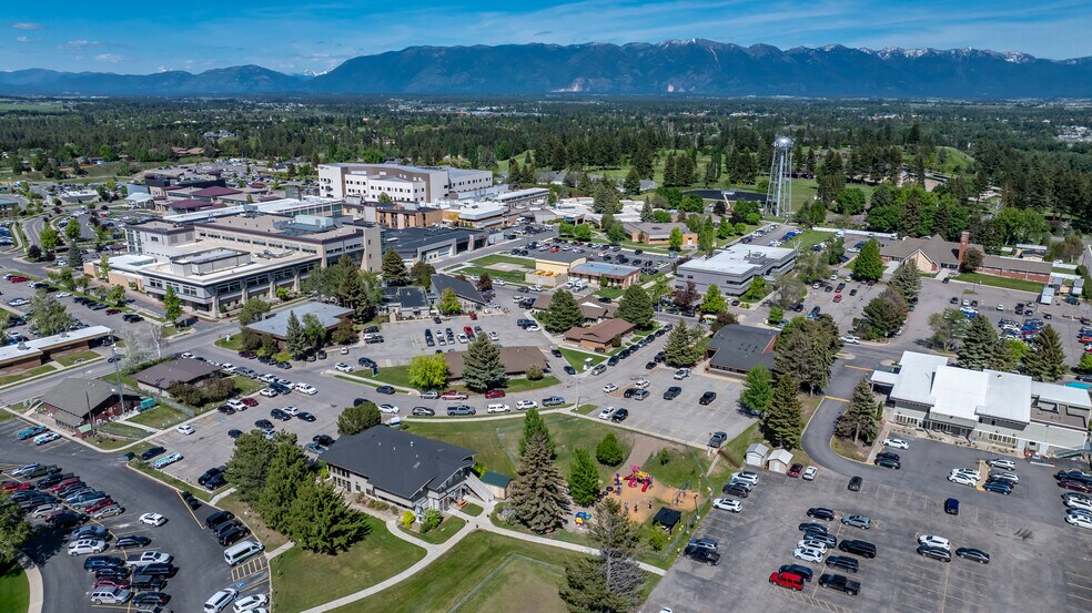 1250 Burns Way, Kalispell, MT à louer - Photo du bâtiment - Image 3 de 45