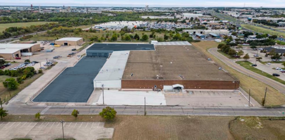 401 Precision Dr, Waco, TX for lease - Building Photo - Image 1 of 3