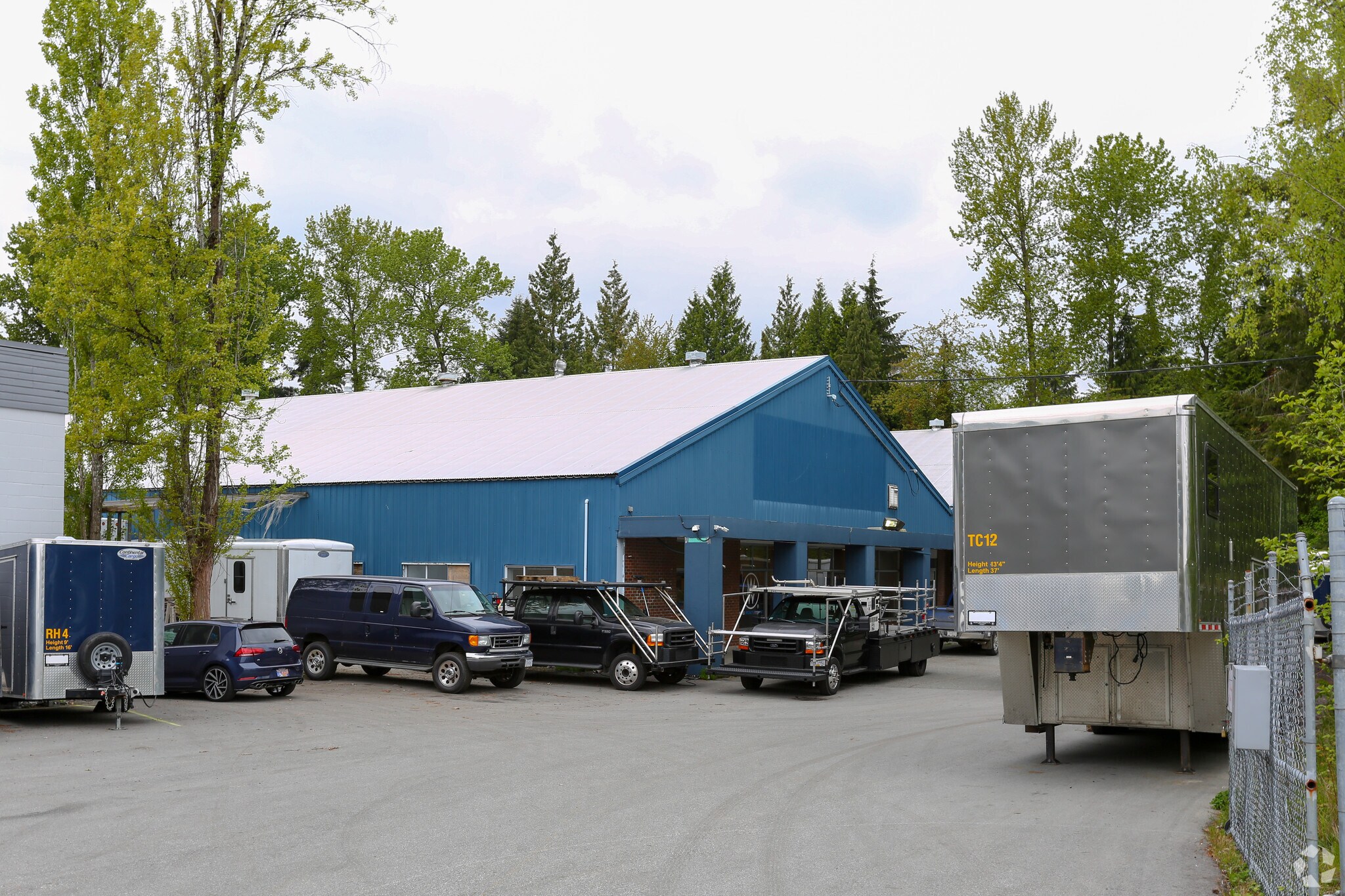 3455-3555 Bainbridge Ave, Burnaby, BC for lease Building Photo- Image 1 of 3