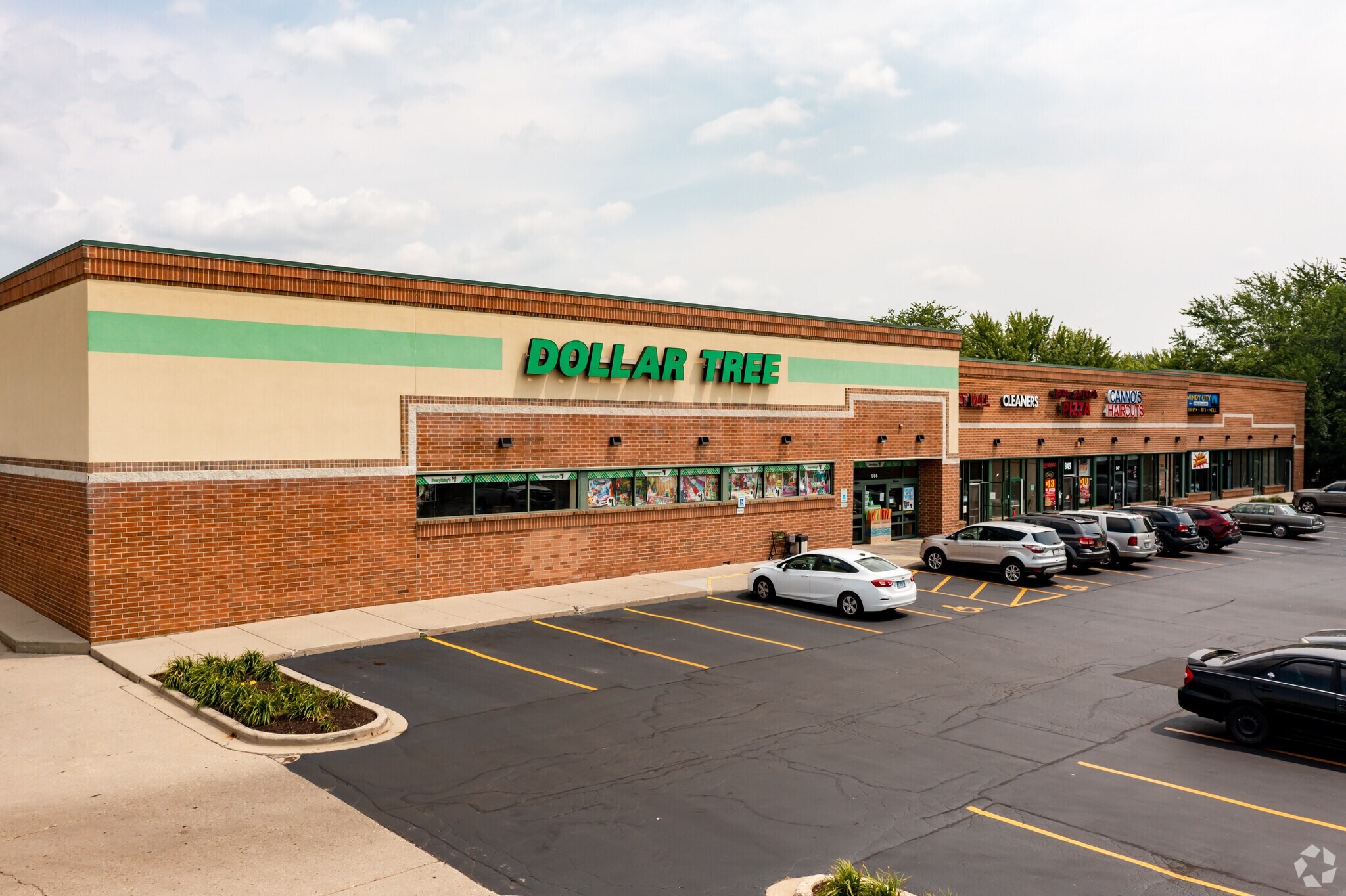 943-955 N McLean Blvd, Elgin, IL for lease Primary Photo- Image 1 of 27