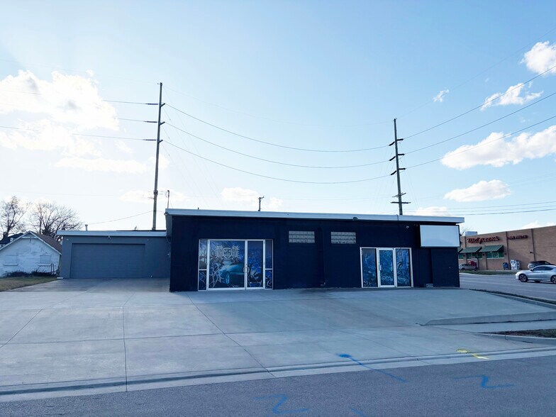 301 W State Blvd, Fort Wayne, IN à vendre - Photo du bâtiment - Image 2 de 8