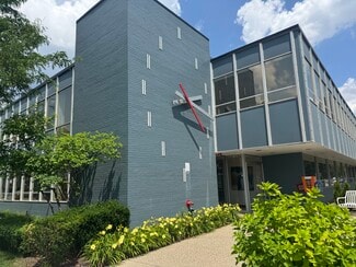 More details for 1025 E Maple Rd, Birmingham, MI - Office for Lease