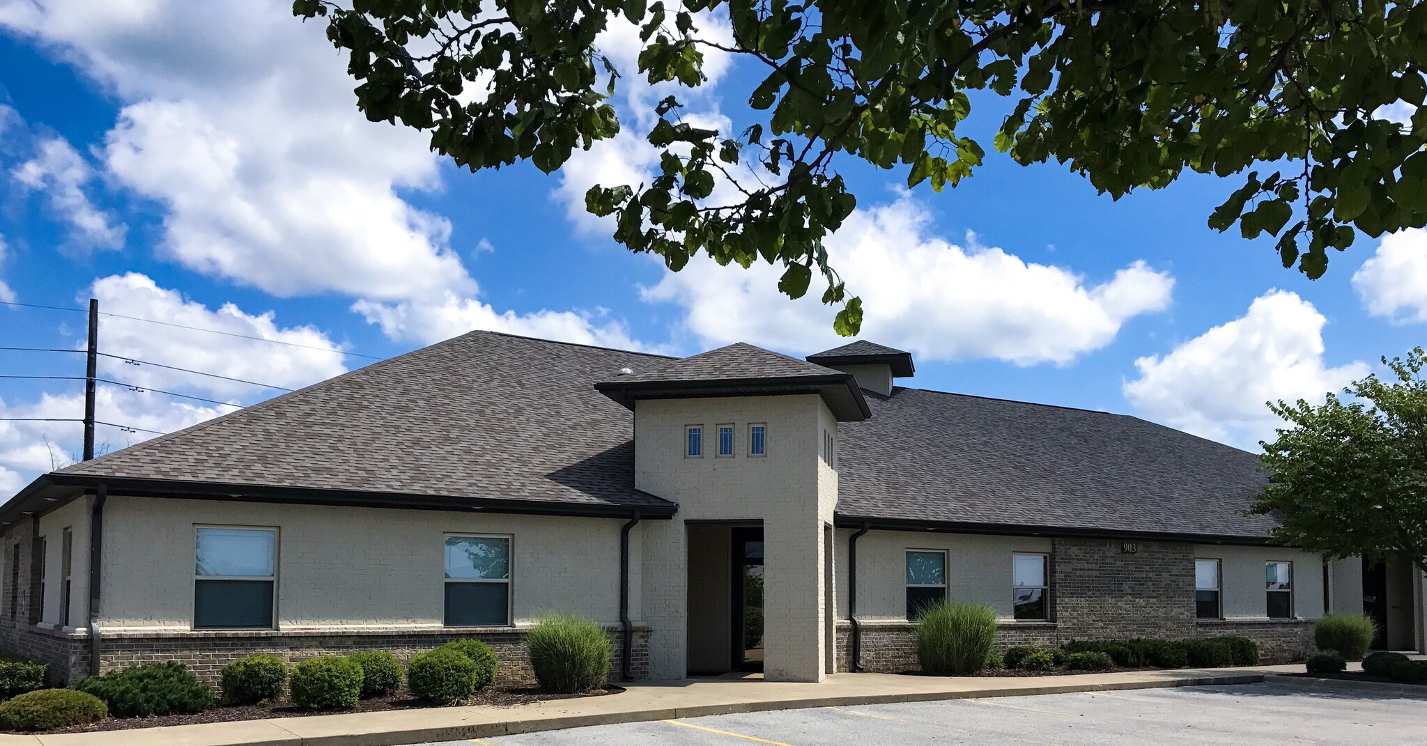 901-905 SE Village Loop, Bentonville, AR for lease Primary Photo- Image 1 of 5