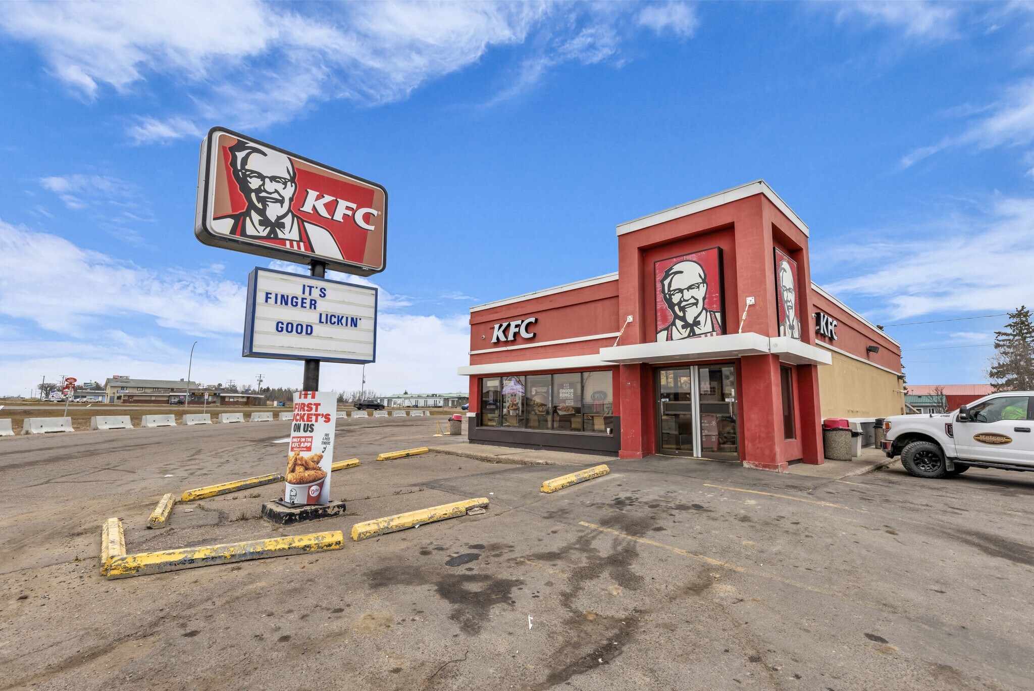 106 9th W St, Meadow Lake, SK for sale Primary Photo- Image 1 of 2