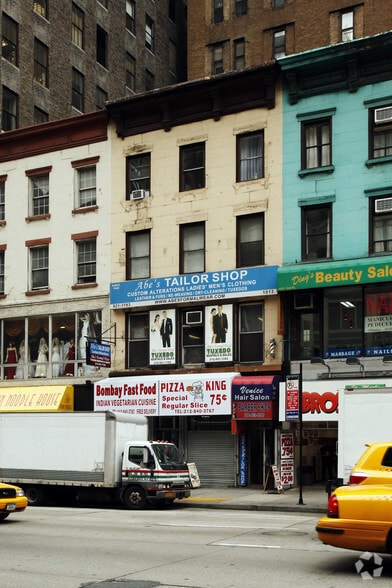 1013 Avenue of the Americas, New York, NY for lease - Primary Photo - Image 1 of 4